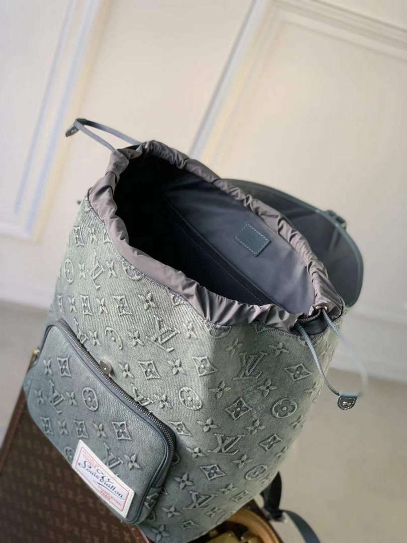 LV M22534 Louis Vuitton Montsouris Backpack