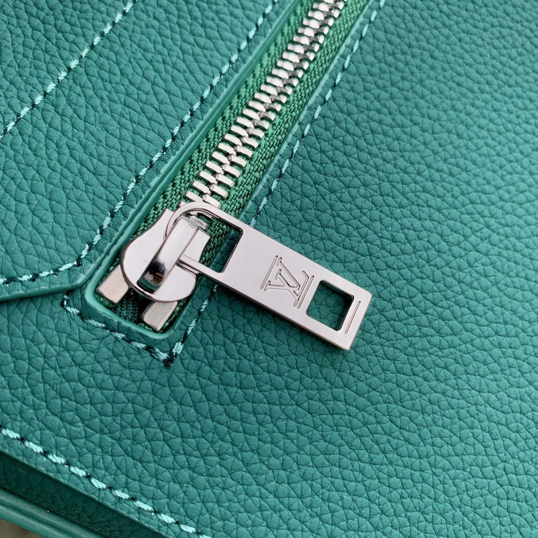 LV M22505 Louis Vuitton Takeoff Messenger Bag Green