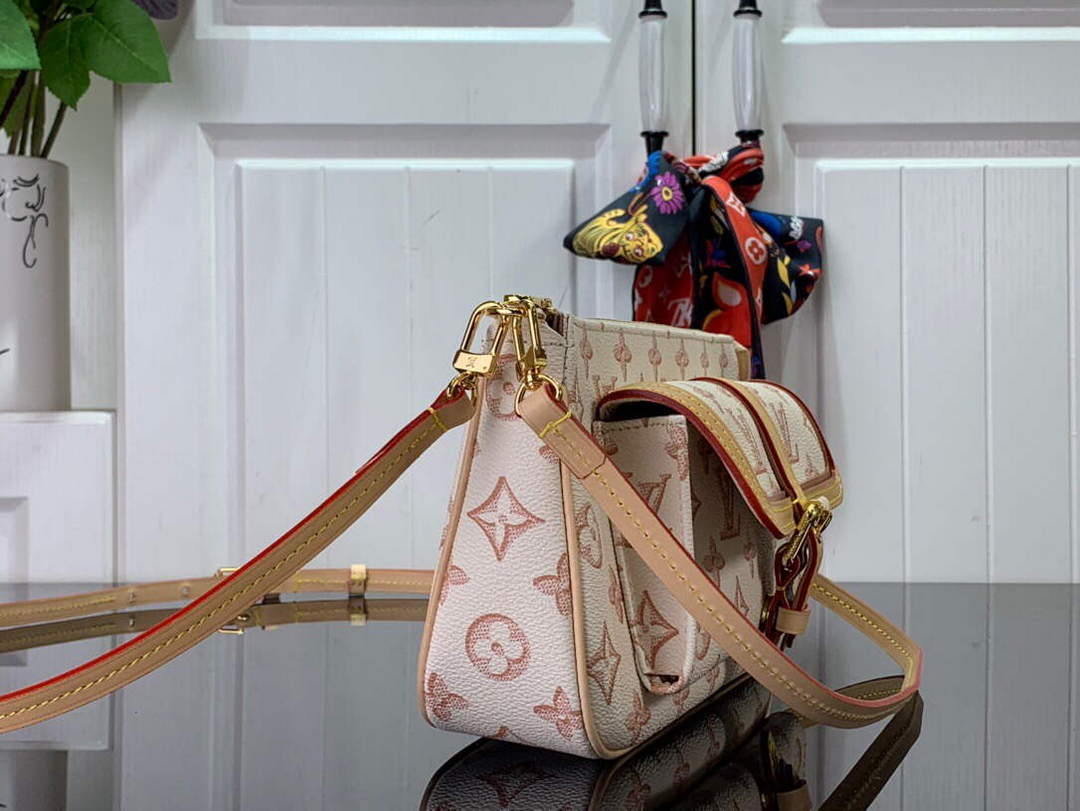 LV M20920 Louis Vuitton Maxi Multi Pochette Accessoires Beige