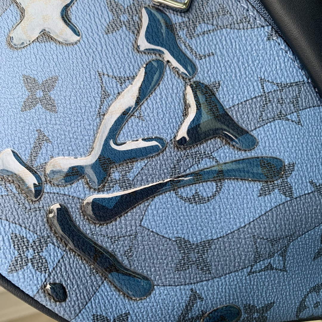 LV M22576 Louis Vuitton Discovery Bumbag Abyss Blue