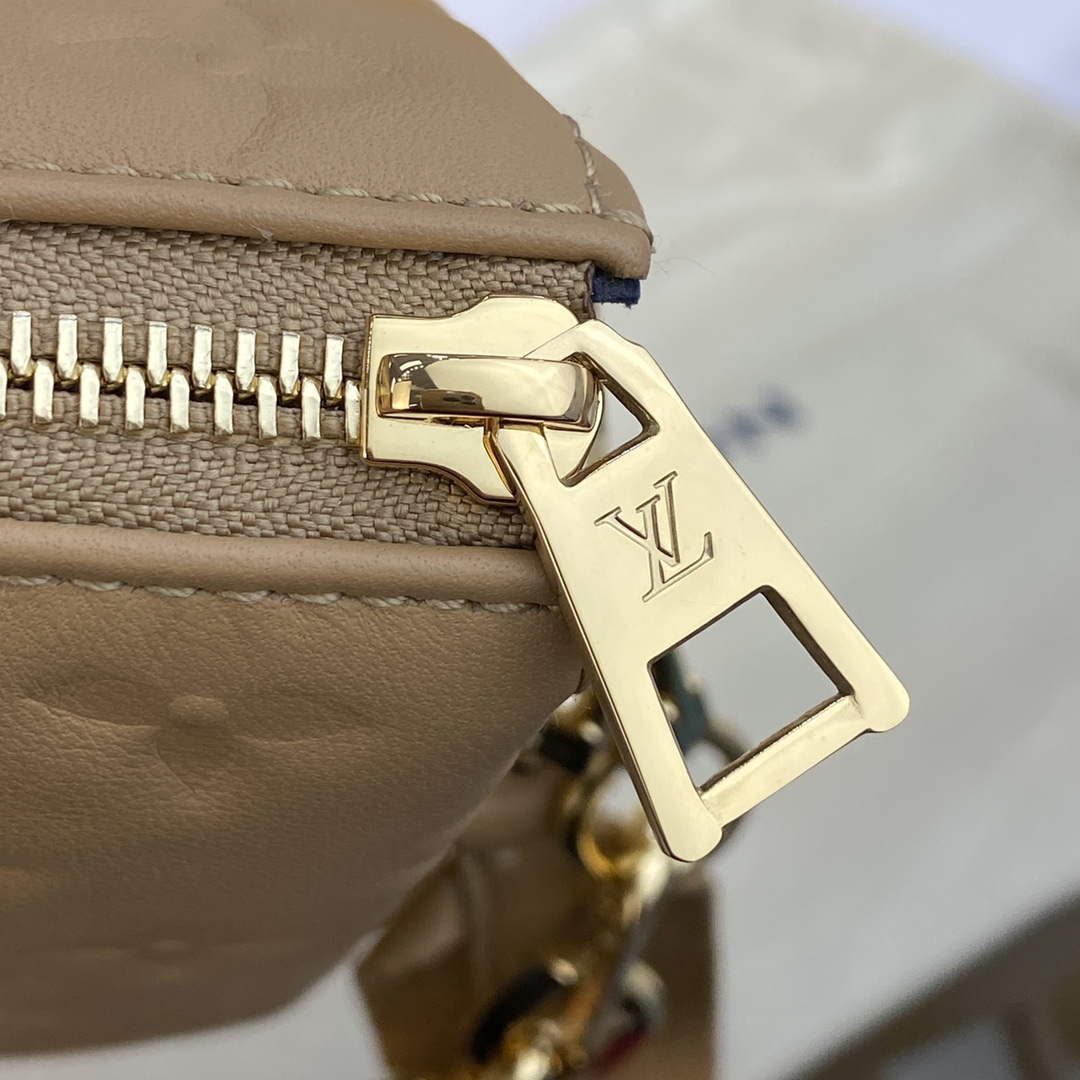 LV M21261 Louis Vuitton Coussin PM Bag Apricot