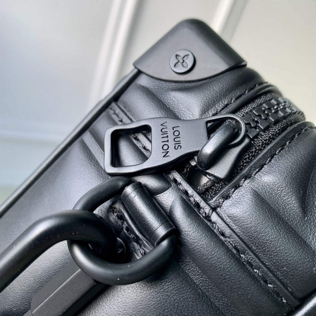 LV M81611 Louis Vuitton Mini Soft Trunk Black