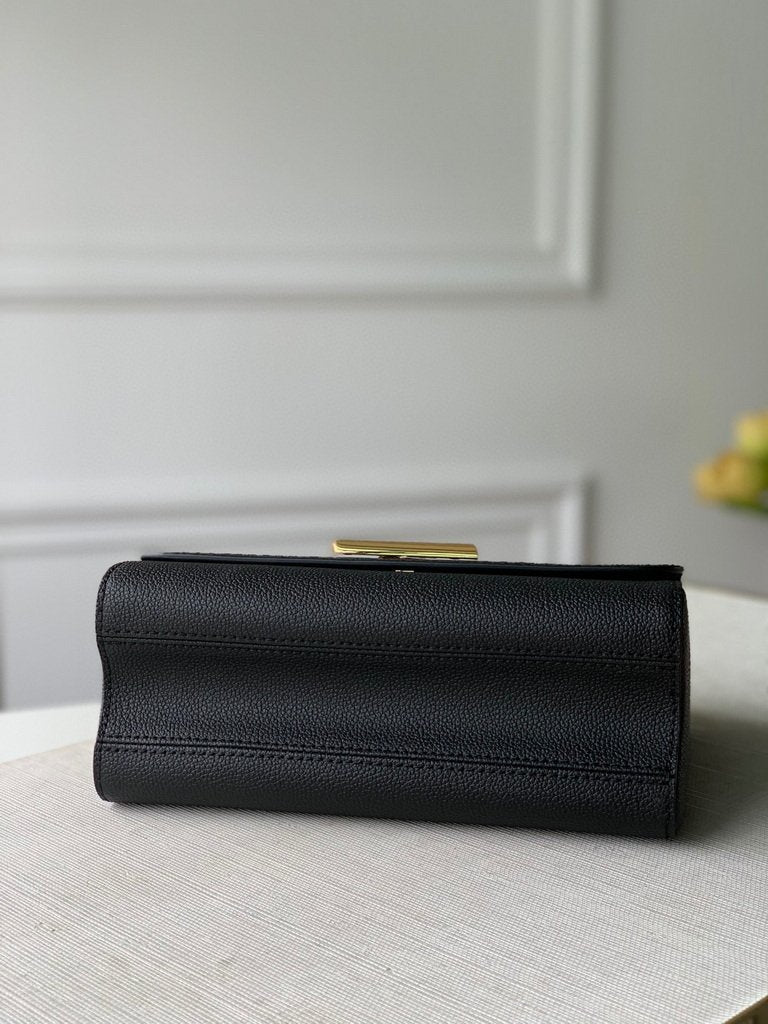 LV M57057 Louis Vuitton Twist MM shoulder Epi M50282 bag Black