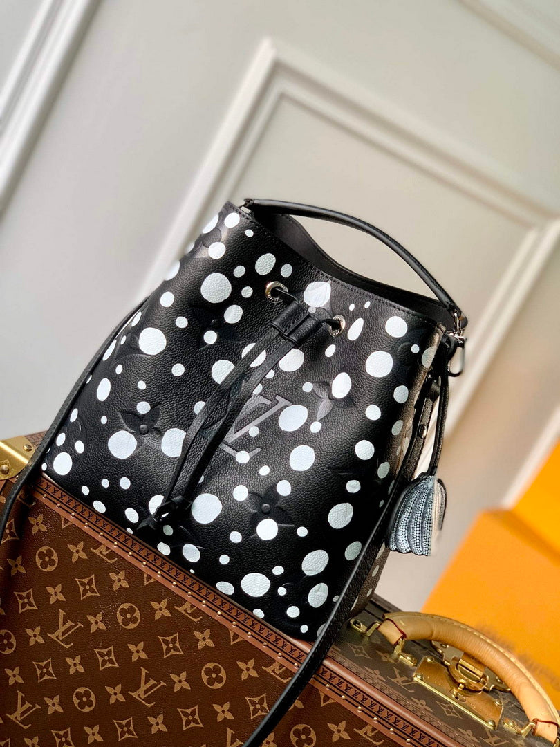 LV M21753 Louis Vuitton LV x YK N��ono�� MM Bag Black White