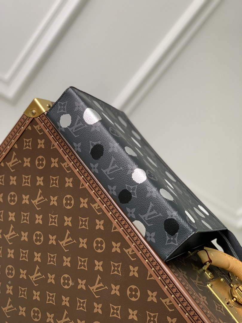 LV M81934 Louis Vuitton LV x YK Pochette Voyage Bag