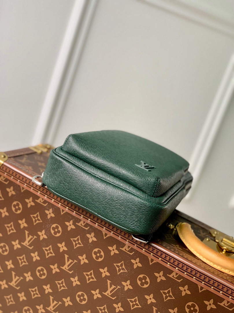 LV M30860 Louis Vuitton Avenue Sling Bag Green