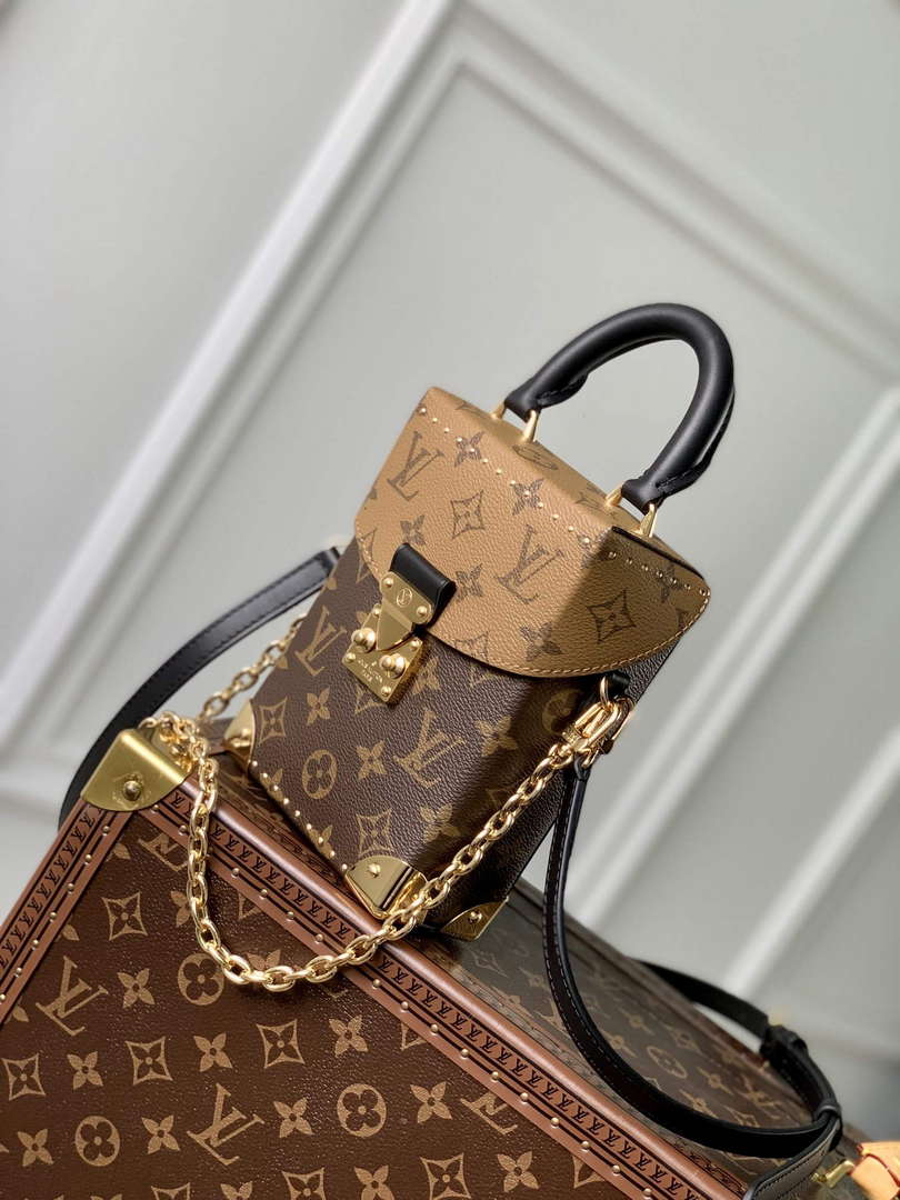 LV M82465 Louis Vuitton Camera Box Handbag
