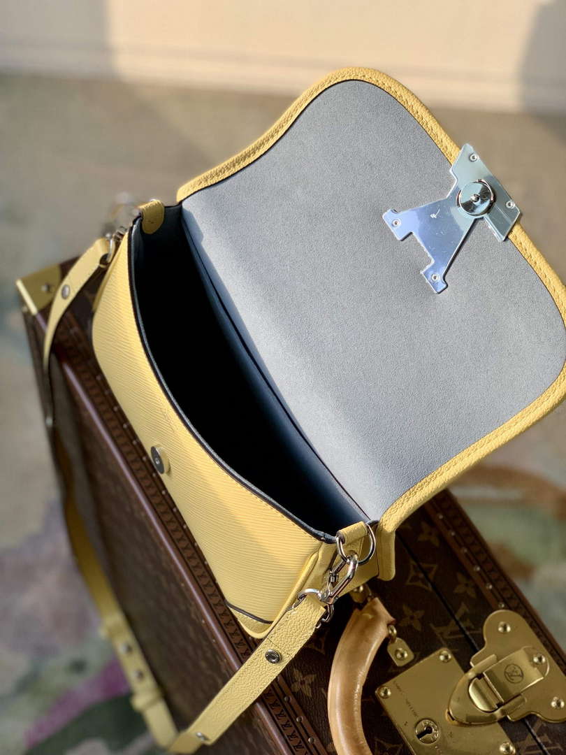 LV M22618 Louis Vuitton Buci Handbag Epi Leather Jaune Plume Yellow