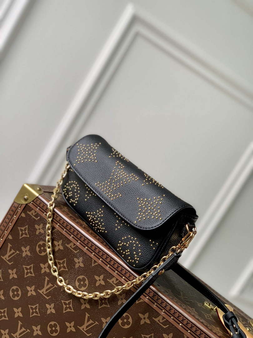 LV M82653 Louis Vuitton Ivy Wallet On Chain Black