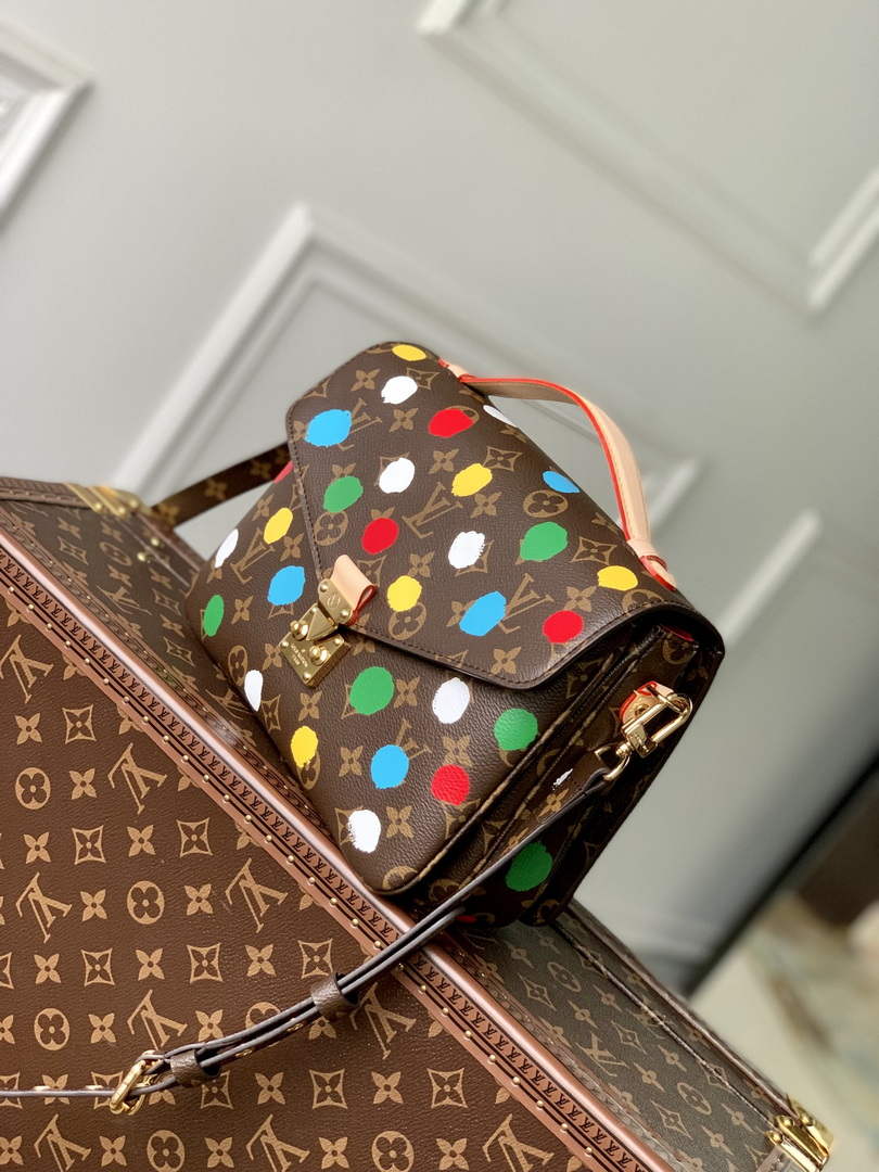 LV M46384 Louis Vuitton LV X YK POCHETTE MTIS Monogram