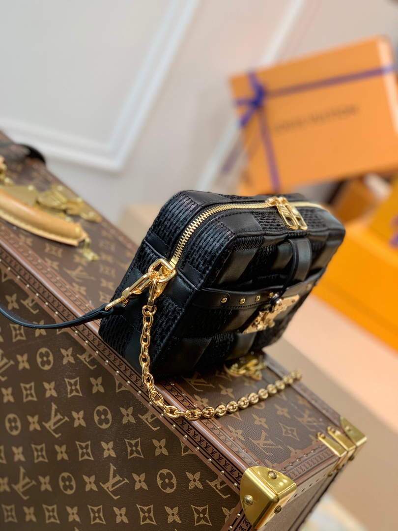 LV M59116 Louis Vuitton M59115 Troca PM Shoulder Bag Black
