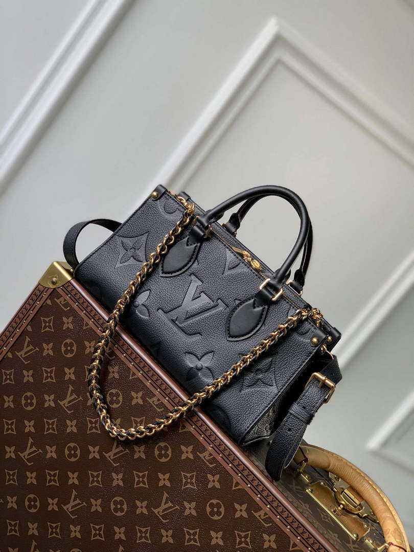 LV M23640 Louis Vuitton OnTheGo East West Tote Bag Black