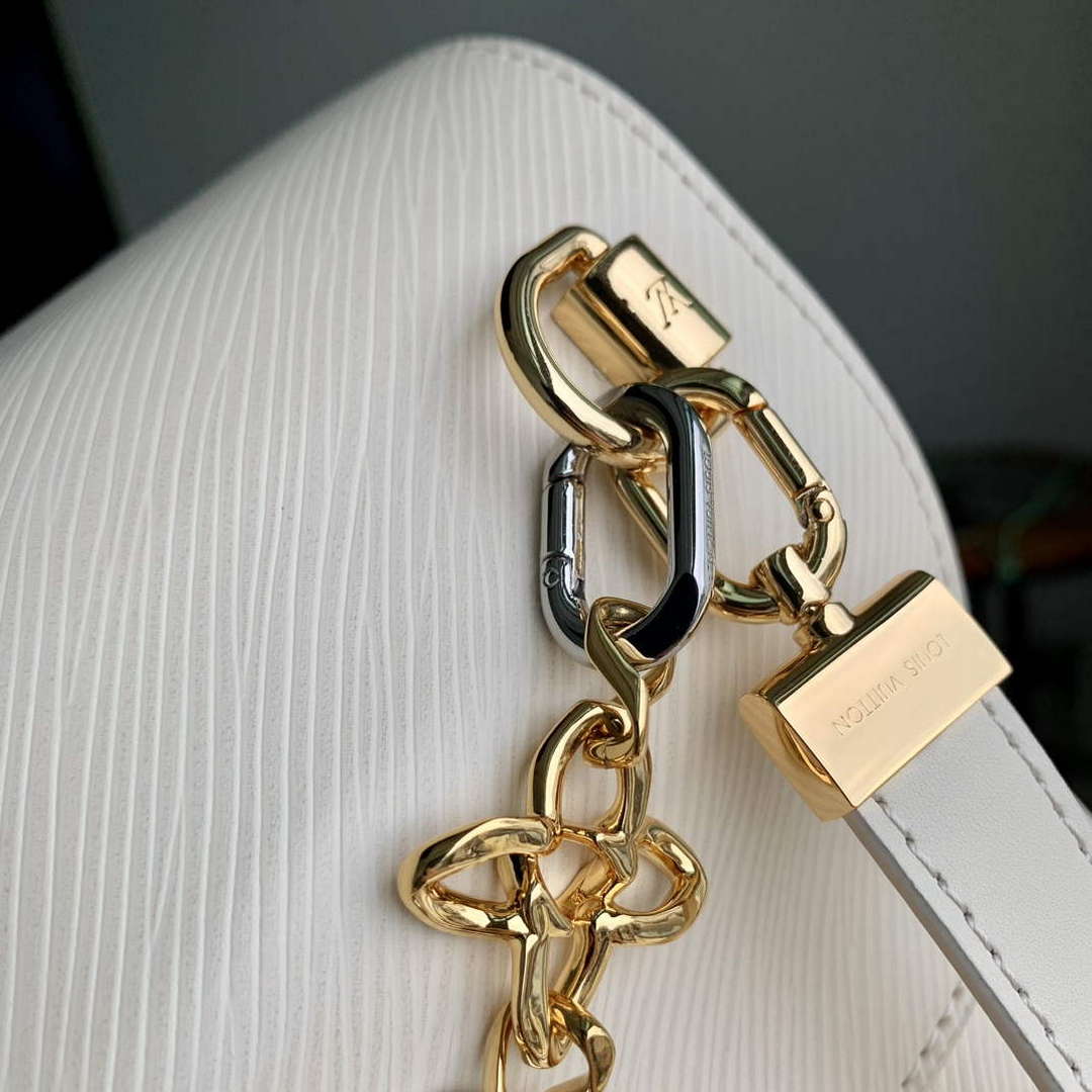 LV M22774 Louis Vuitton Twist MM Handbag Quartz