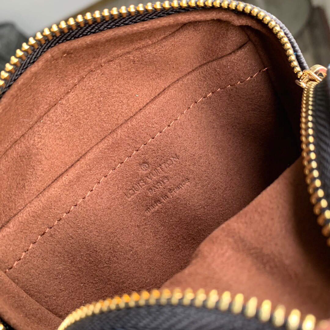 LV M81339 Louis Vuitton Wapity Case Bag Black