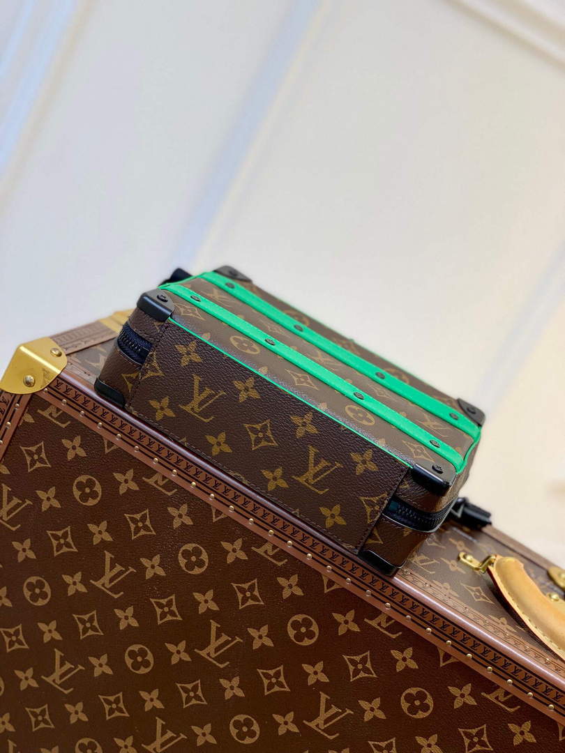 LV M46264 Louis Vuitton Handle Soft Trunk Bag Green