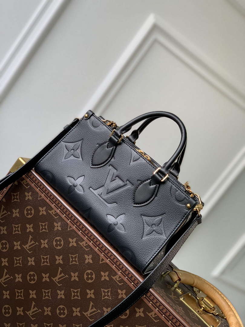 LV M23640 Louis Vuitton OnTheGo East West Tote Bag Black