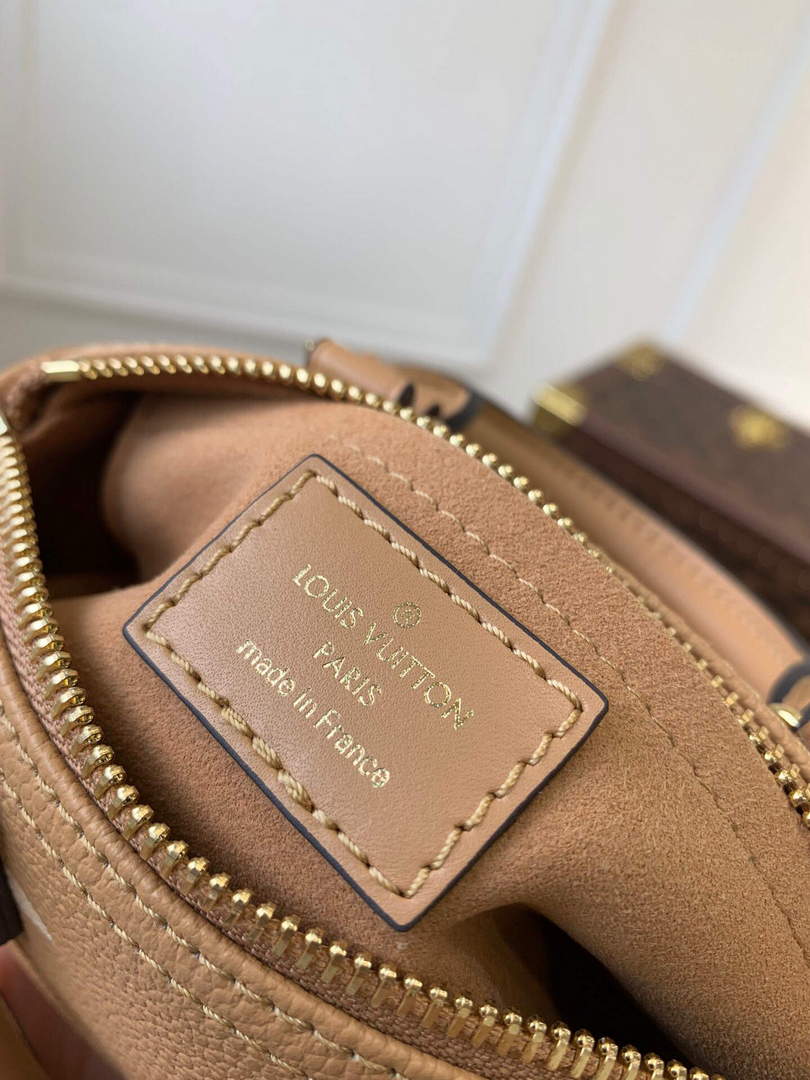 LV M81457 Louis Vuitton Nano Speedy Bag Arizona Beige