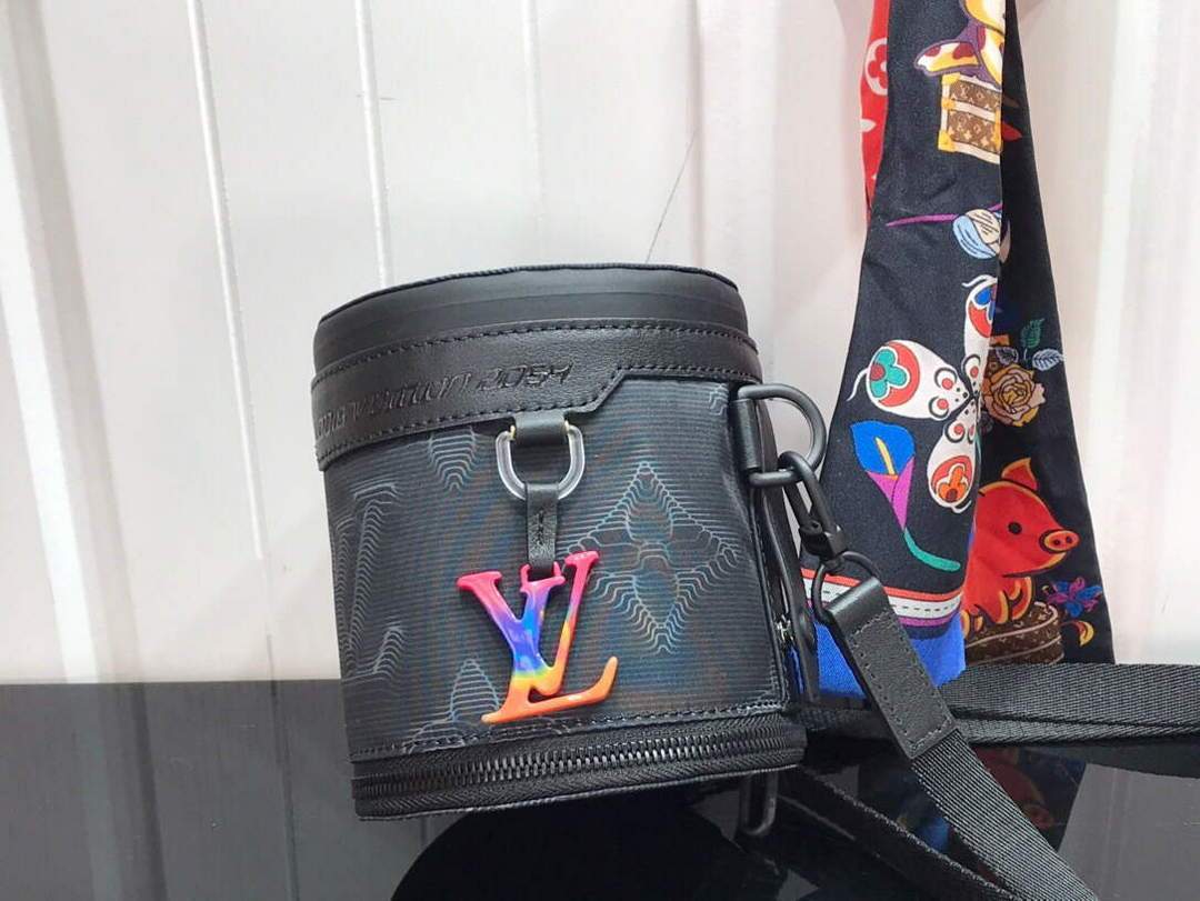 LV M45604 Louis Vuitton 2054 Expandable Polochon Bag Black