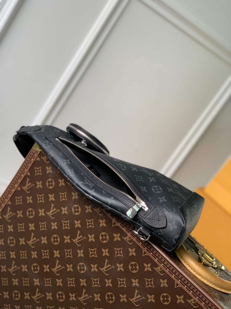 LV M30936 Louis Vuitton Duo Sling Bag Black