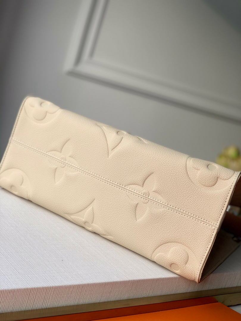 LV M45040 Louis Vuitton Onthego Giant Monogram Leather Medium Tote Bag Cream
