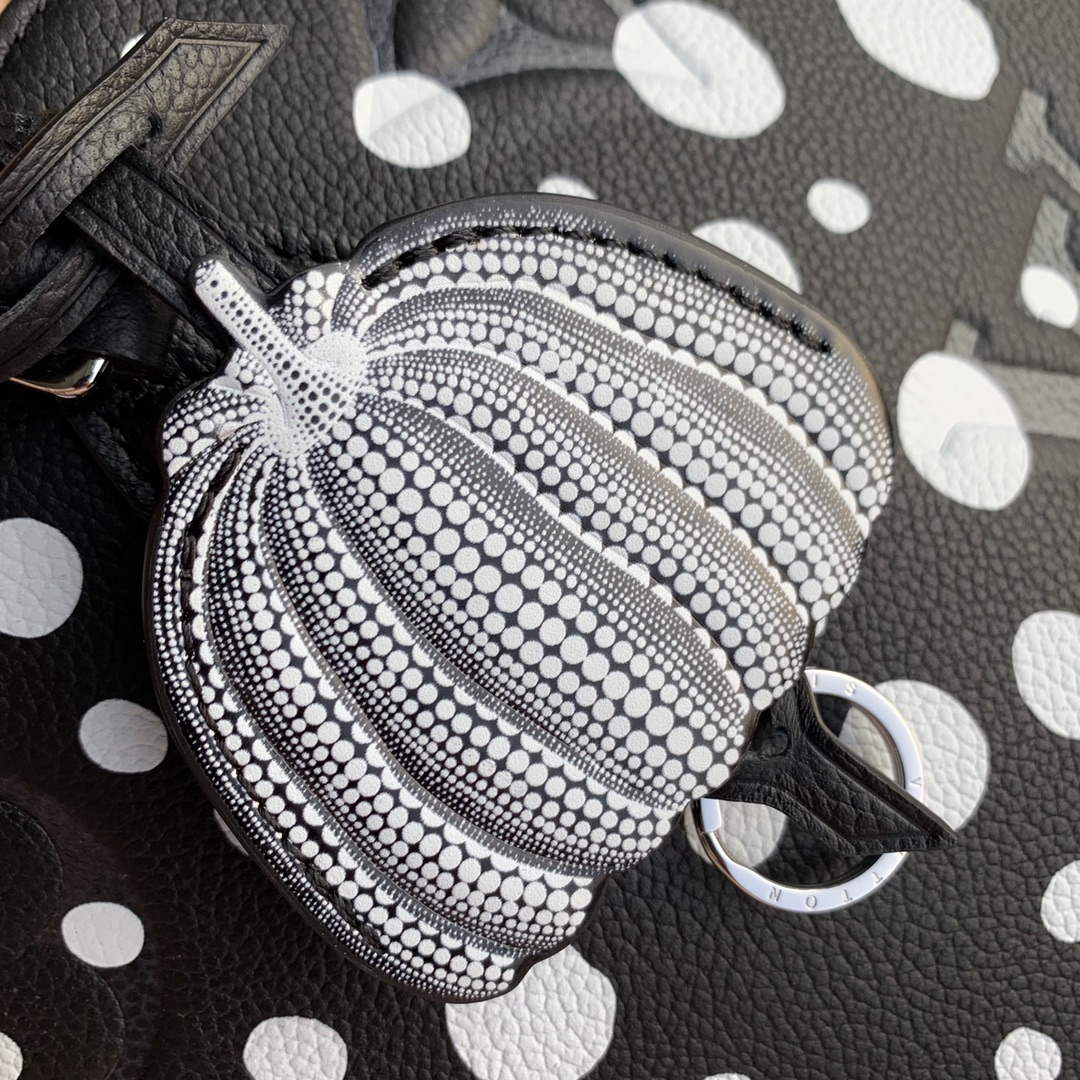 LV M46389 Louis Vuitton LV x YK OnTheGo MM Bag Black White