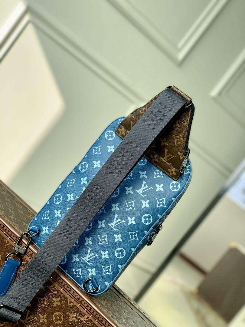 LV M23782 Louis Vuitton Avenue Slingbag NM Atlantic Blue