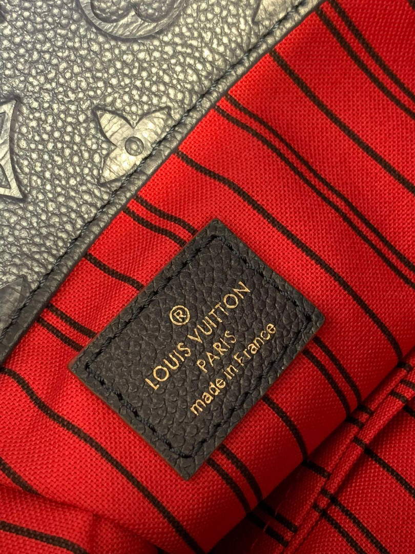 LV M41066 Louis Vuitton Artsy MM Handbag Black Red