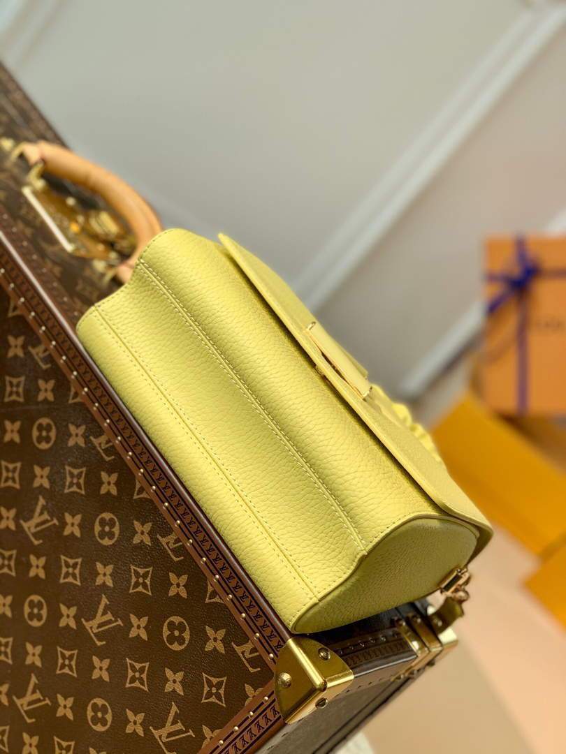 LV M58688 Louis Vuitton Twist MM Leathers Handbag Ginger Yellow