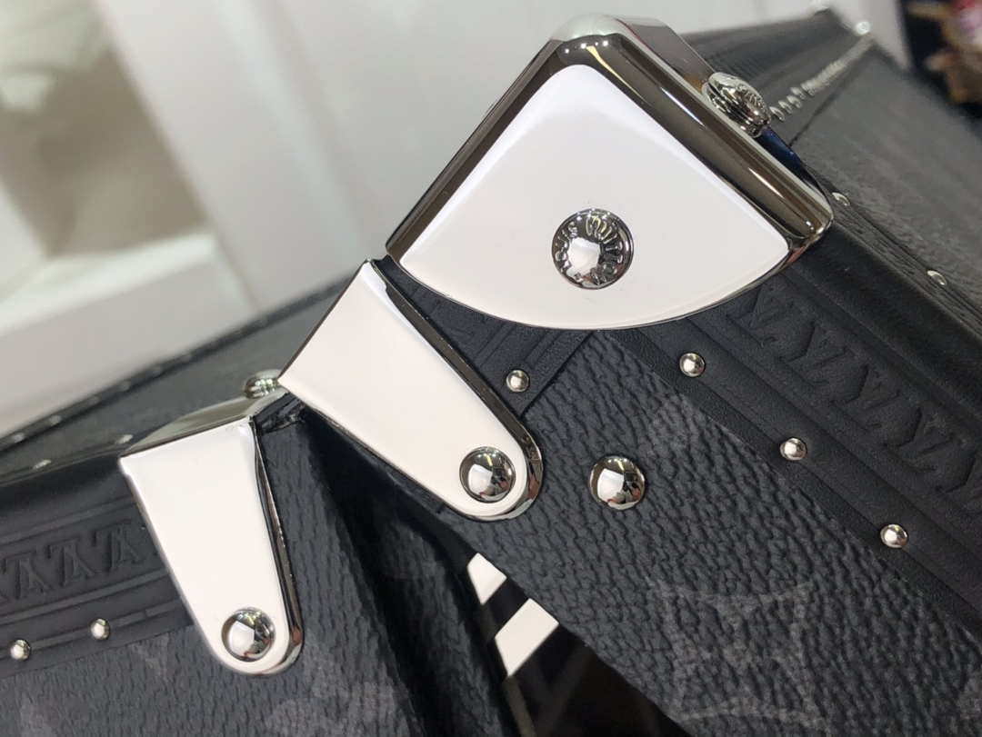 LV M20209 Louis Vuitton Coffret Accessoires Monogram Eclipse canvas White