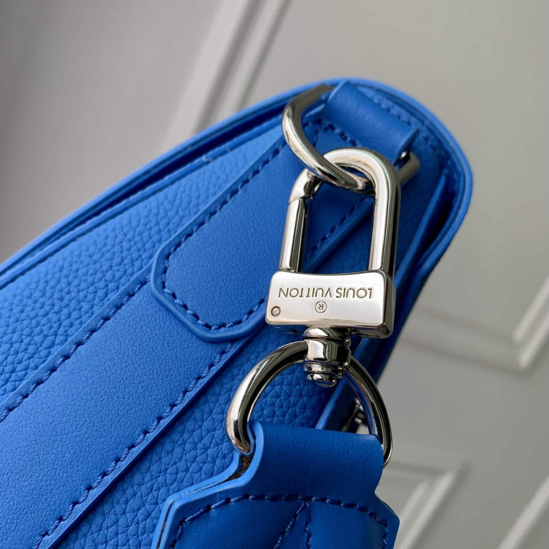 LV M22505 Louis Vuitton Takeoff Messenger Bag Blue