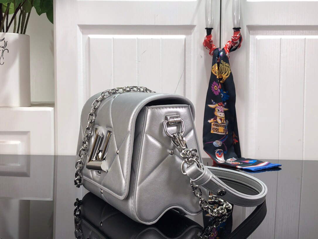 LV M59031 Louis Vuitton Twist PM High End Leathers
