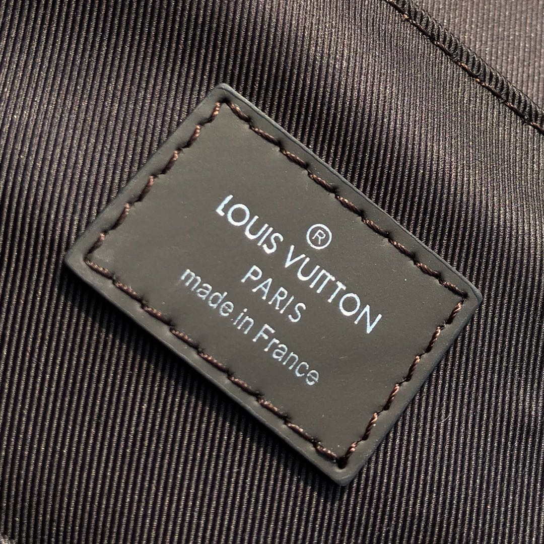 Louis Vuitton N41032 District MM Damier Eb��ne Bag