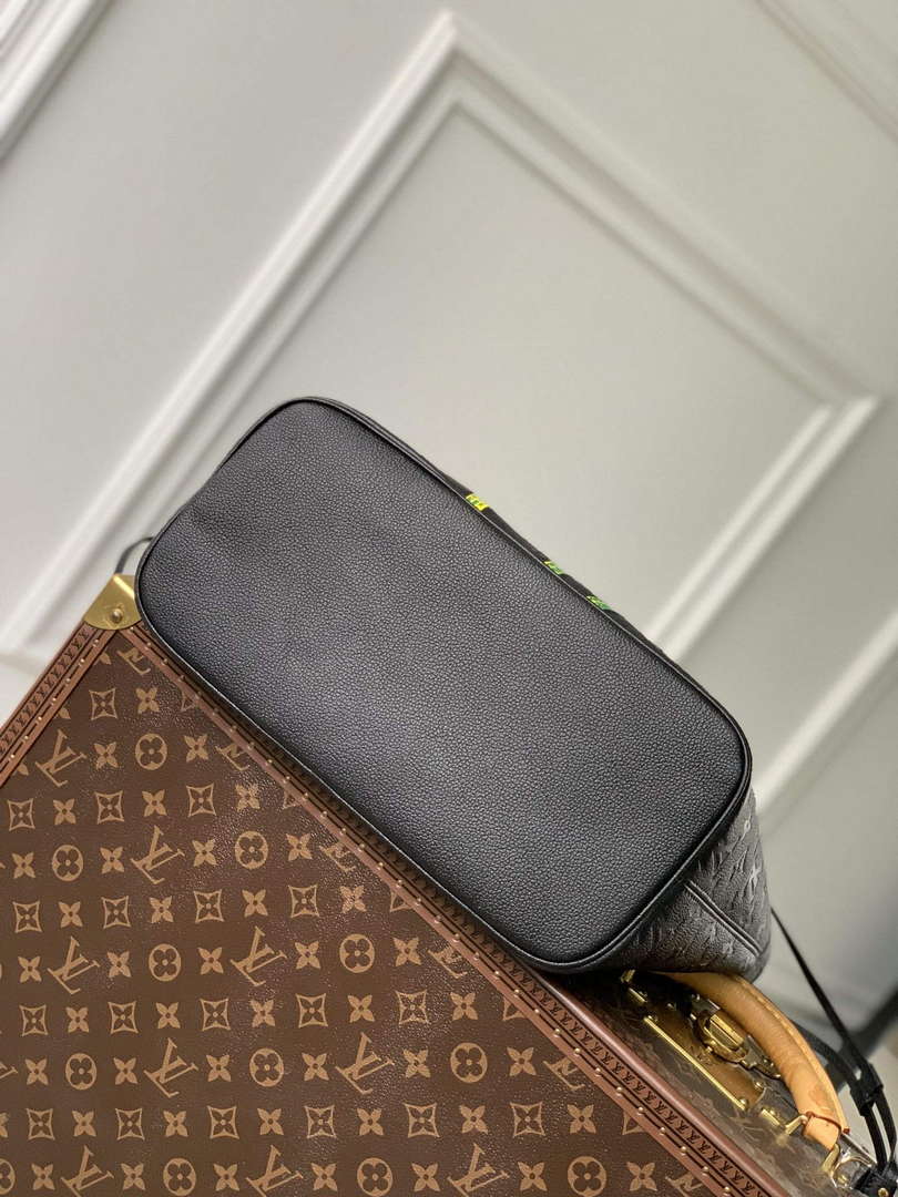 LV M21733 Louis Vuitton LV x YK Neverfull MM Bag Black