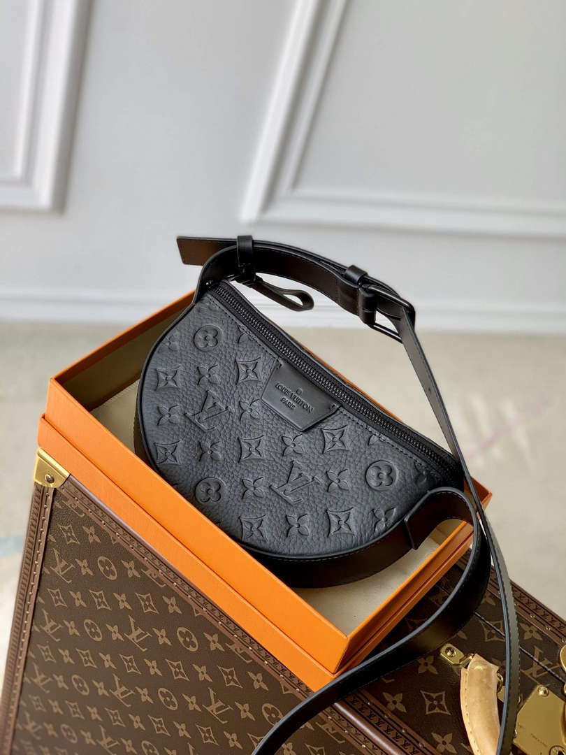 LV M23835 Louis Vuitton LV Moon Crossbody Black