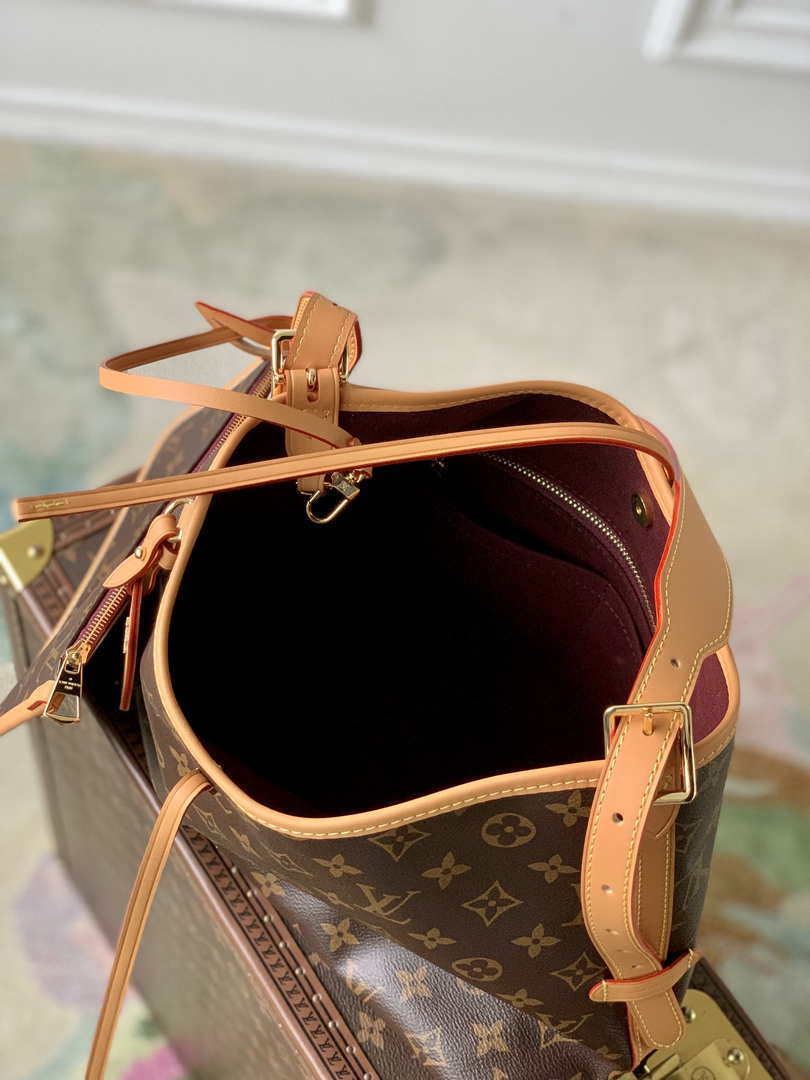 Louis Vuitton LV M46203 Carryall PM Monogram