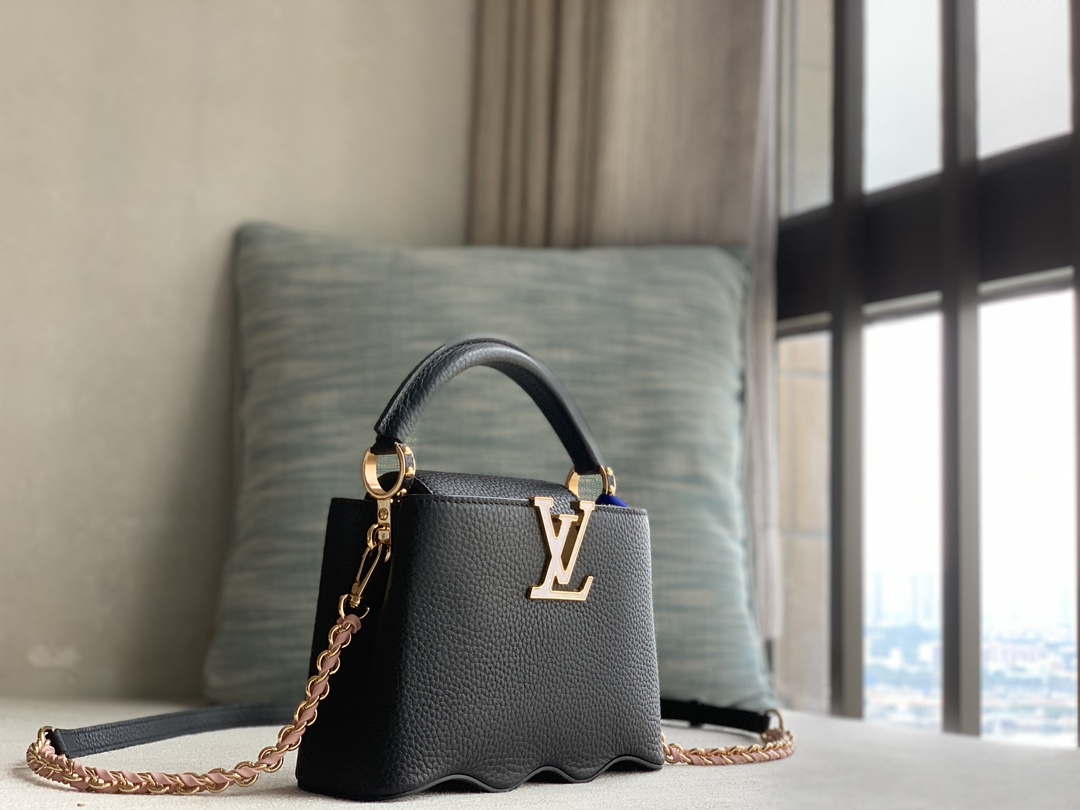 LV M22121 Louis Vuitton Capucines Mini Handbag Black