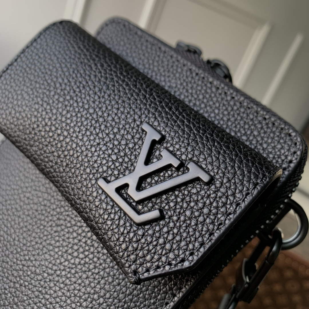 LV M57089 Louis Vuitton Phone Pouch Black