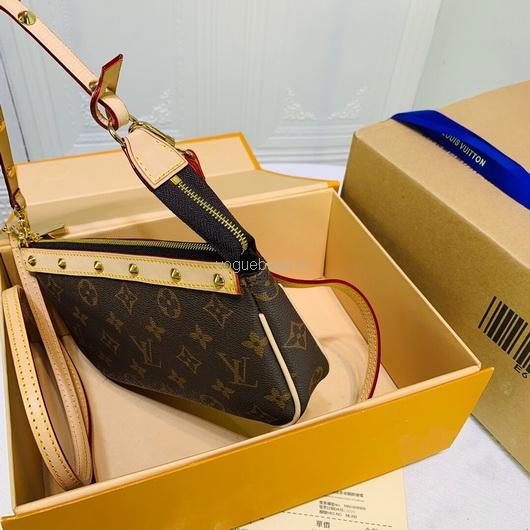 LV M92649 Louis Vuitton Pochette Small Hand Bag in Monogram