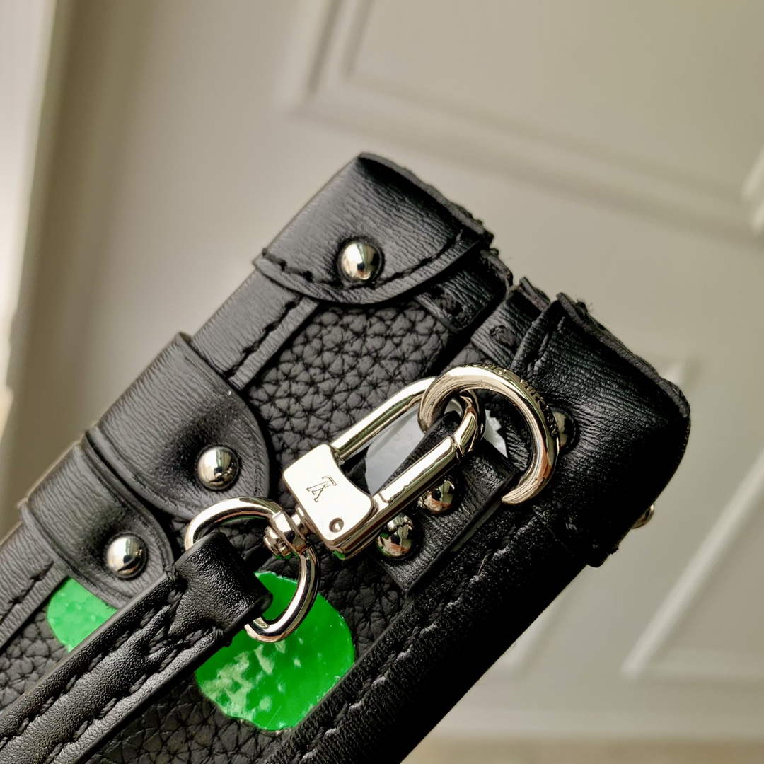 LV M21621 Louis Vuitton LV x YK Petite Malle Bag