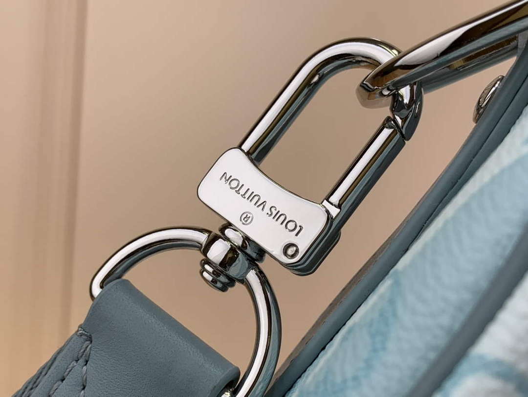 LV M22527 Louis Vuitton Keepall Bandouli��re 25 Bag Crystal Blue