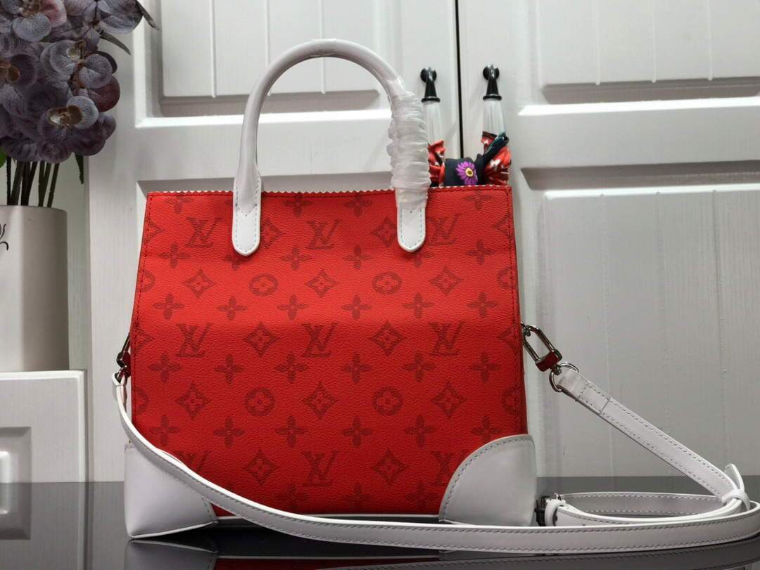 LV M46113 Louis Vuitton Carry It Bag 25cm Monogram Canvas Spring/Summer 2021 Collection Red
