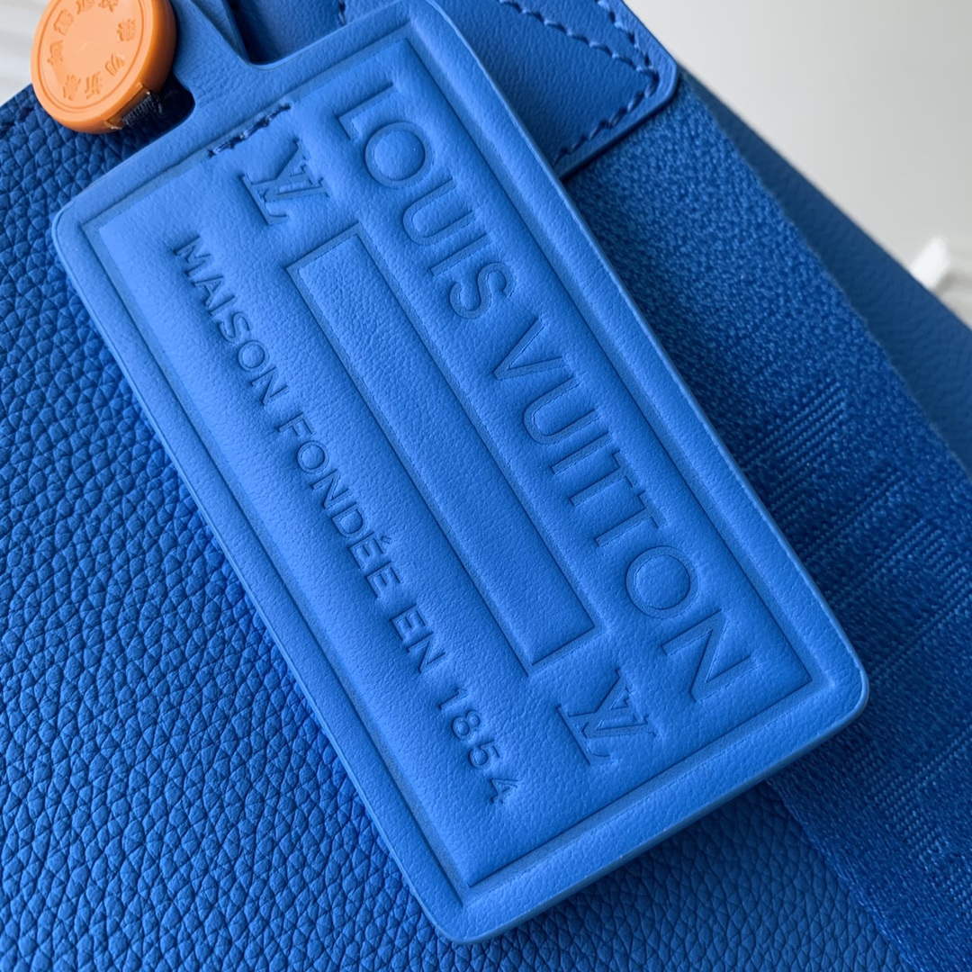 LV M22505 Louis Vuitton Takeoff Messenger Bag Blue