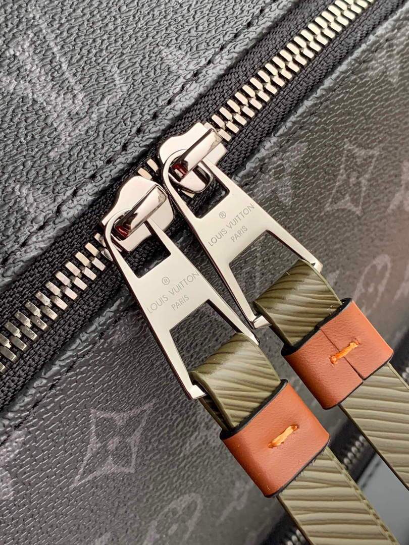 LV M45218 Louis Vuitton Discovery Backpack Black