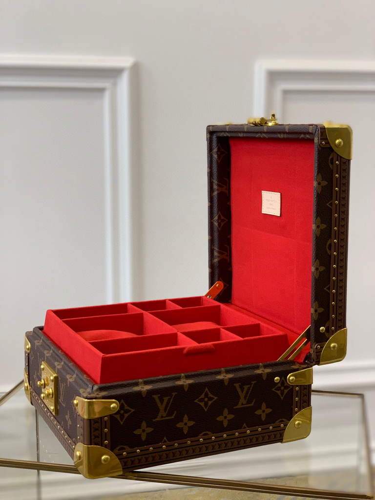 Louis Vuitton M13513 Jewelry Box Monogram LV M20040 Red