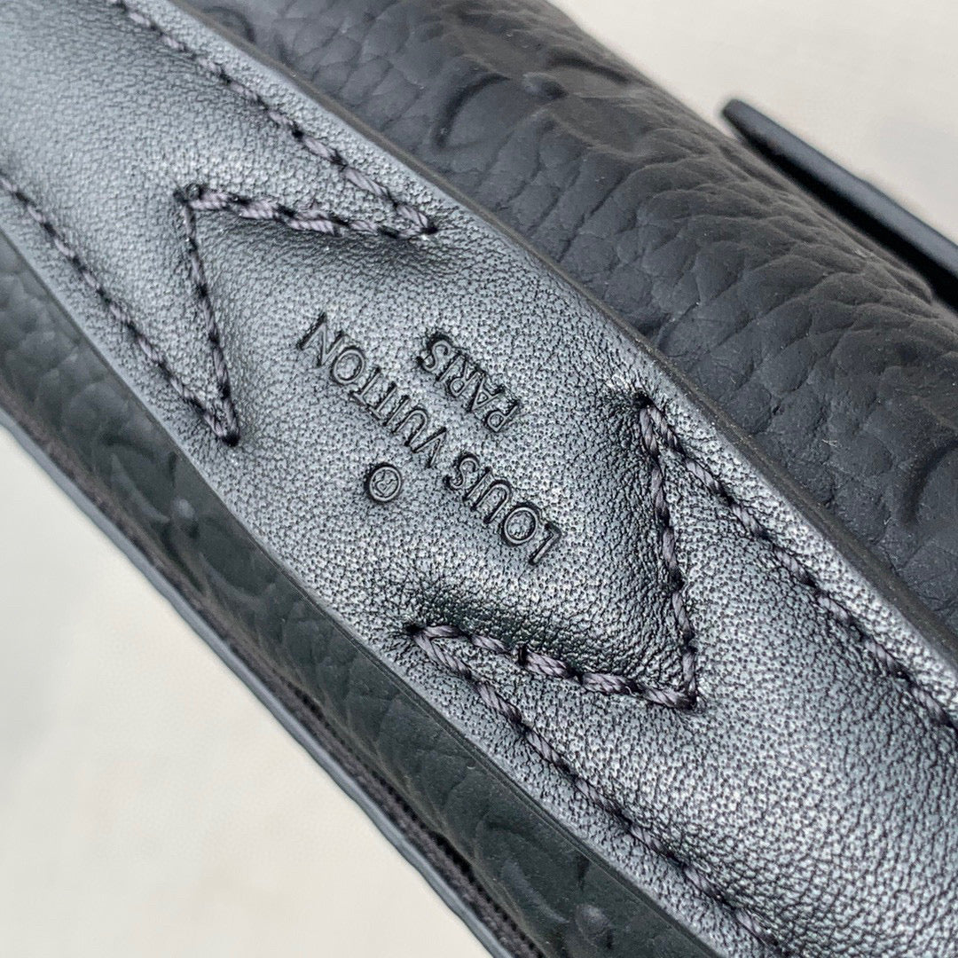 LV Louis Vuitton M58487 S Lock Sling Black