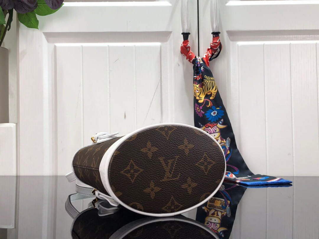 LV M81489 Louis Vuitton Nano Bucket Bag monogram