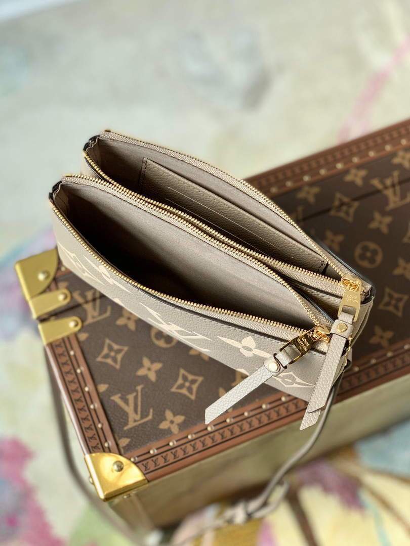 LV M69203 Louis Vuitton Double Zip Pochette Monogram Gray