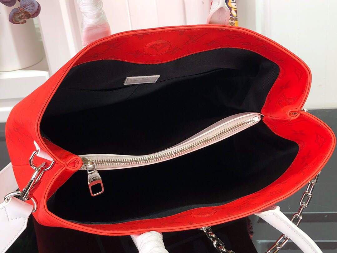 LV M46112 Louis Vuitton Carry It Bag 32cm Monogram Canvas Spring/Summer 2021 Collection Red