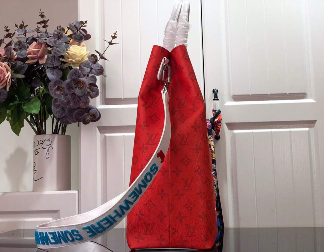 LV M46112 Louis Vuitton Carry It Bag 32cm Monogram Canvas Spring/Summer 2021 Collection Red