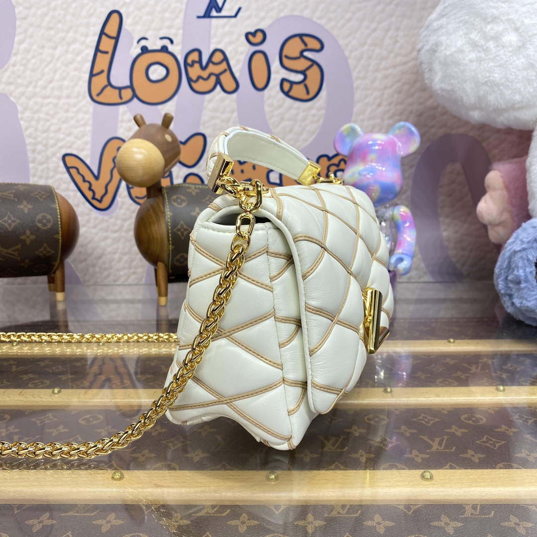 LV M24186 Louis Vuitton GO-14 MM Bag Off-white